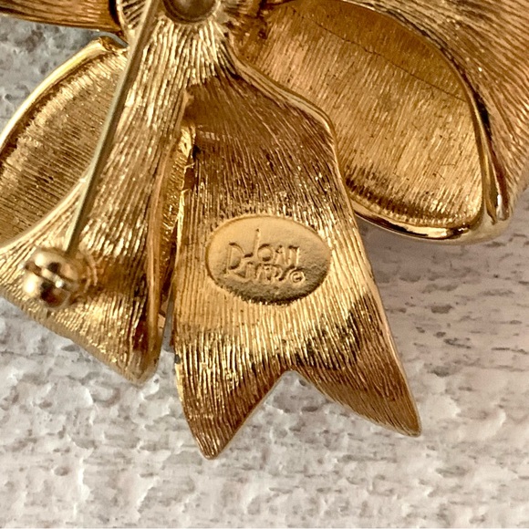 Vintage Joan Rivers Enamel and Gold Plated Brooch Pin - Picture 7 of 7
